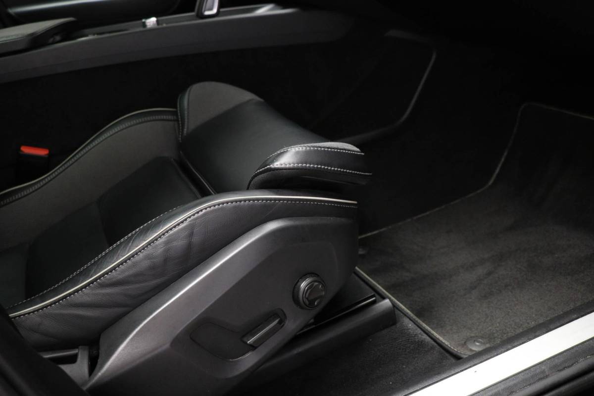 Volvo XC60 Volvo XC60 2.0 Recharge T6 AWD R-Design | PANORAMADAK | HEAD UP | 360 CAMERA | TREKHAAK | LIGHTNING / LOUNGE- PACK