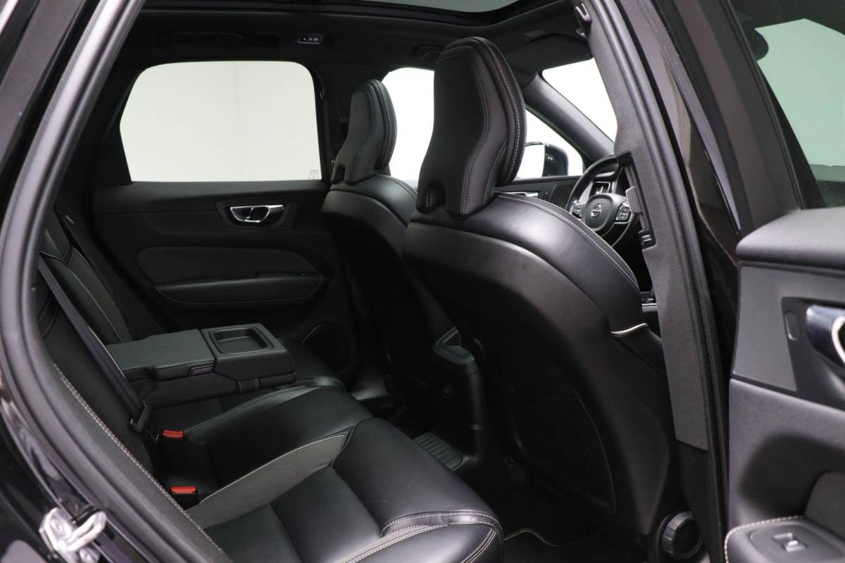 Volvo XC60 Volvo XC60 2.0 Recharge T6 AWD R-Design | PANORAMADAK | HEAD UP | 360 CAMERA | TREKHAAK | LIGHTNING / LOUNGE- PACK