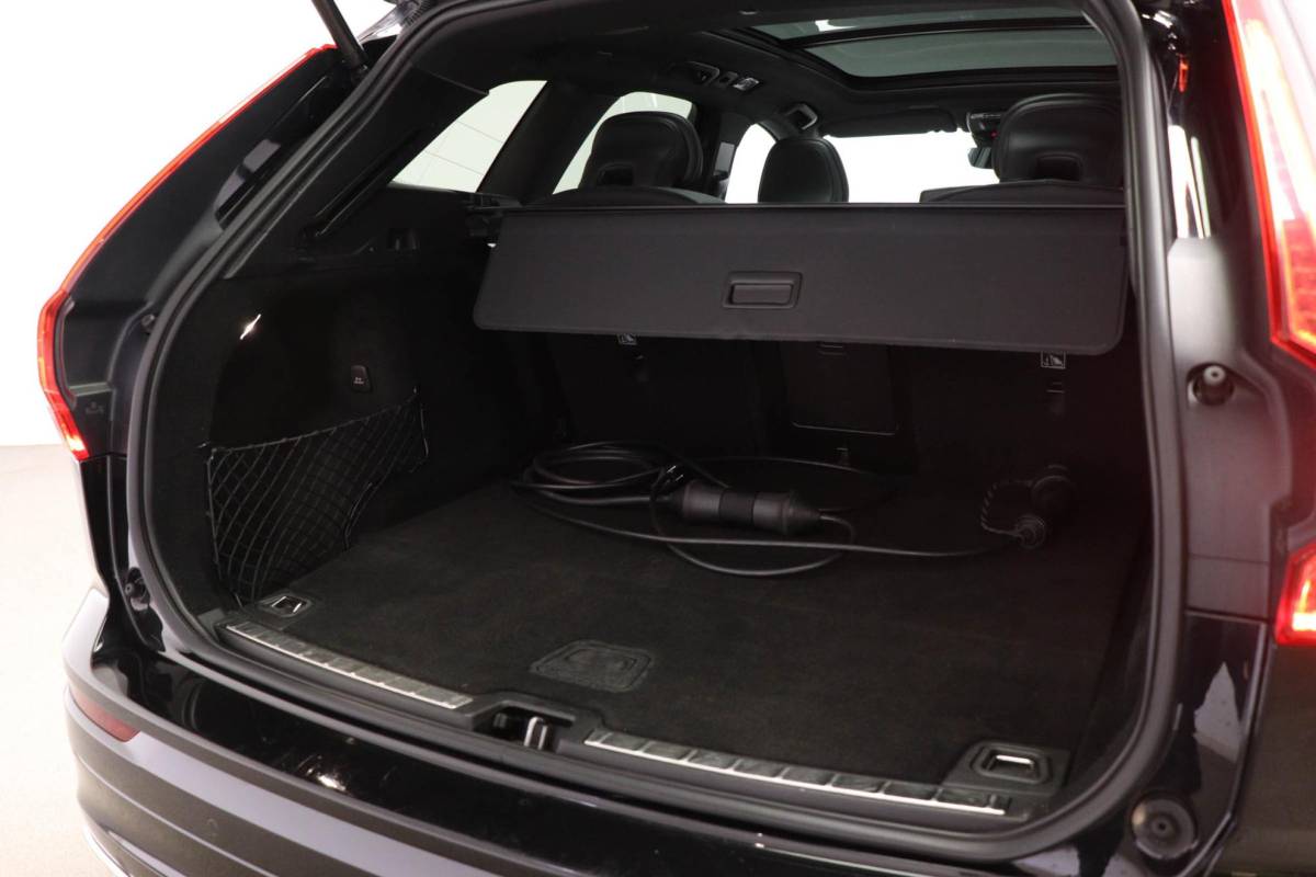 Volvo XC60 Volvo XC60 2.0 Recharge T6 AWD R-Design | PANORAMADAK | HEAD UP | 360 CAMERA | TREKHAAK | LIGHTNING / LOUNGE- PACK