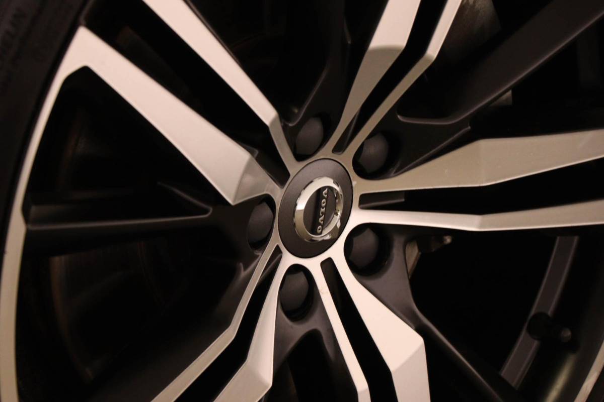 Volvo XC60 Volvo XC60 2.0 Recharge T6 AWD R-Design | PANORAMADAK | HEAD UP | 360 CAMERA | TREKHAAK | LIGHTNING / LOUNGE- PACK