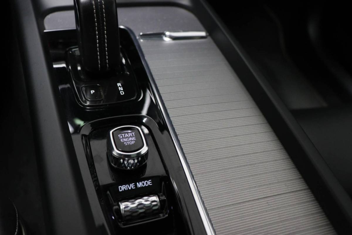 Volvo XC60 Volvo XC60 2.0 Recharge T6 AWD R-Design | PANORAMADAK | HEAD UP | 360 CAMERA | TREKHAAK | LIGHTNING / LOUNGE- PACK