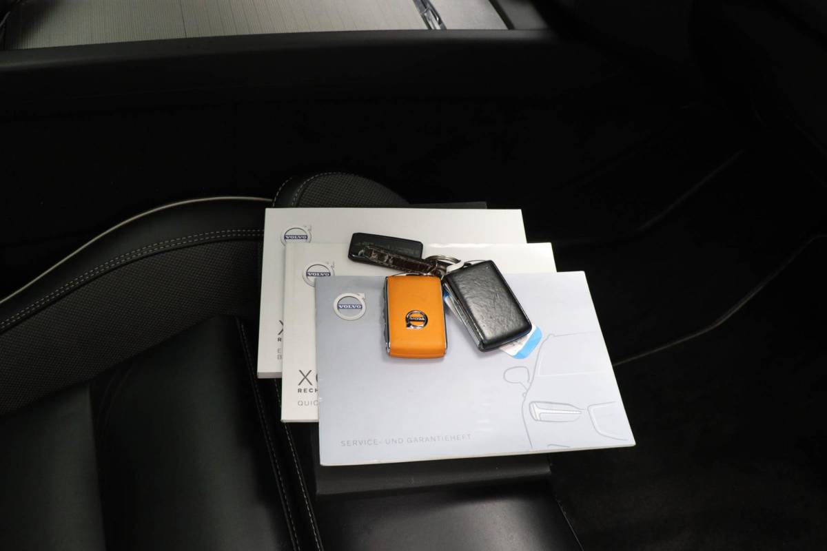 Volvo XC60 Volvo XC60 2.0 Recharge T6 AWD R-Design | PANORAMADAK | HEAD UP | 360 CAMERA | TREKHAAK | LIGHTNING / LOUNGE- PACK