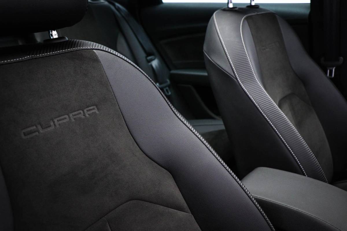 SEAT Leon SEAT Leon ST 2.0 TSI 4DRIVE CUPRA | PANORAMADAK | BEATS DAB | CAMERA | 19″