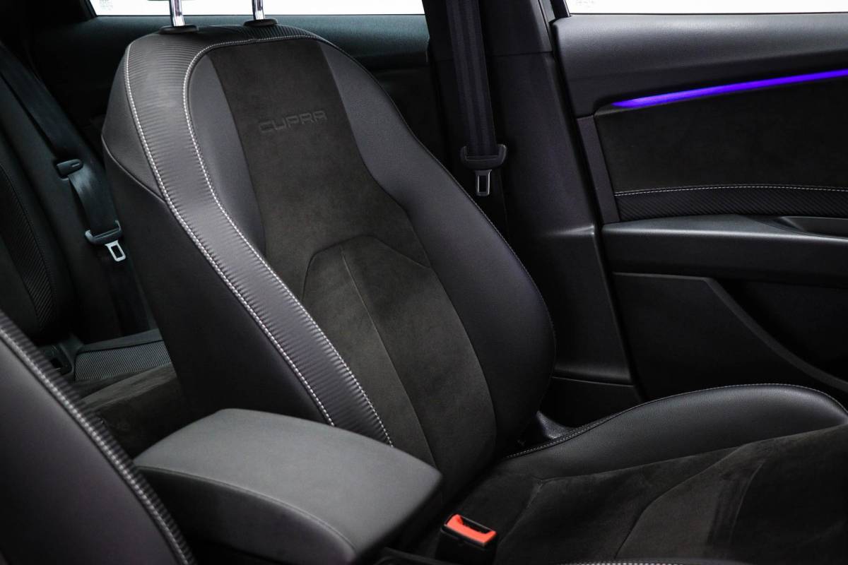 SEAT Leon SEAT Leon ST 2.0 TSI 4DRIVE CUPRA | PANORAMADAK | BEATS DAB | CAMERA | 19″