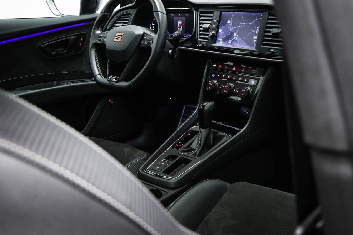 SEAT Leon SEAT Leon ST 2.0 TSI 4DRIVE CUPRA | PANORAMADAK | BEATS DAB | CAMERA | 19″