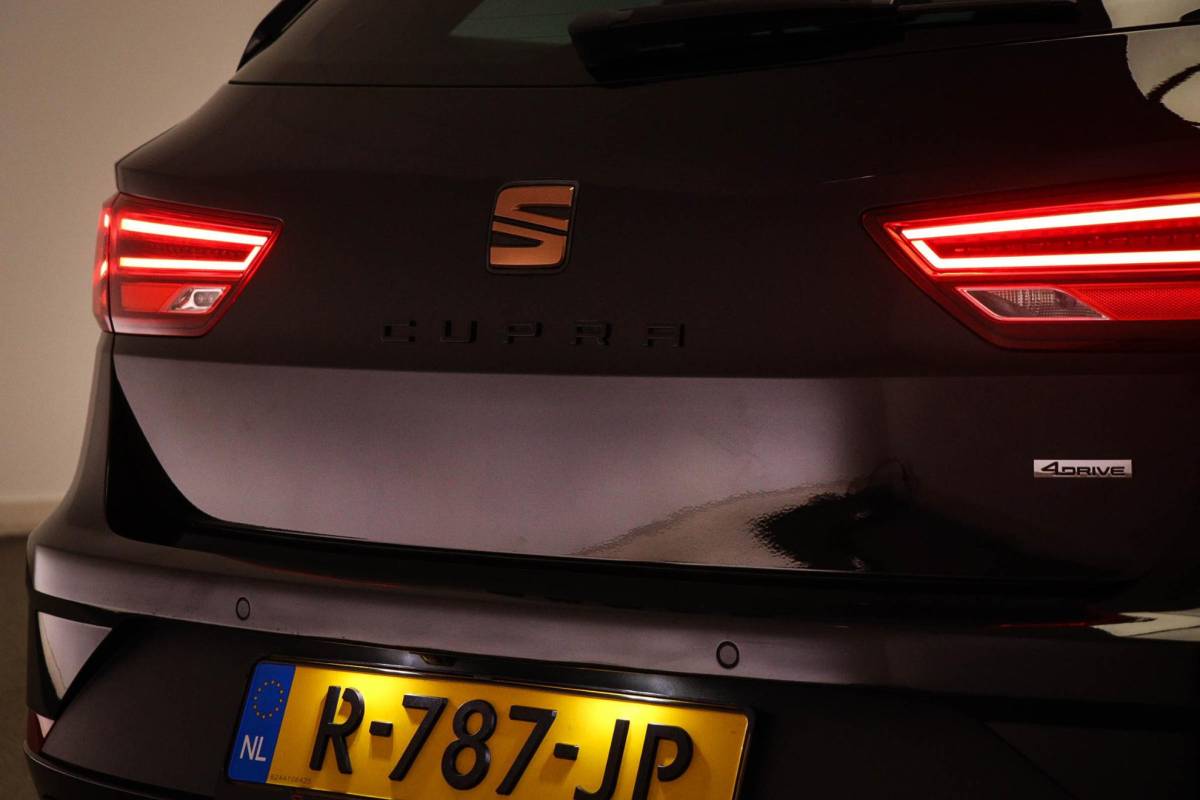 SEAT Leon SEAT Leon ST 2.0 TSI 4DRIVE CUPRA | PANORAMADAK | BEATS DAB | CAMERA | 19″