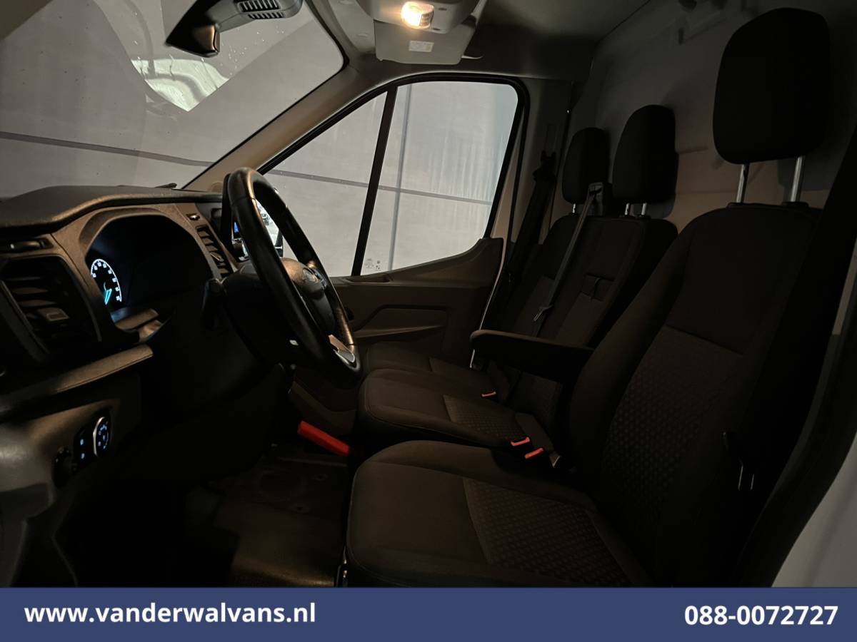Ford Transit Ford Transit 2.0TDCI 131pk L4H3 Jumbo Euro6 Airco | Camera | Navigatie | Apple Carplay | Android Auto | Cruisecontrol LED, Verwarmde voorruit, Stoelverwarming, Parkeersensoren, Bijrijdersbank
