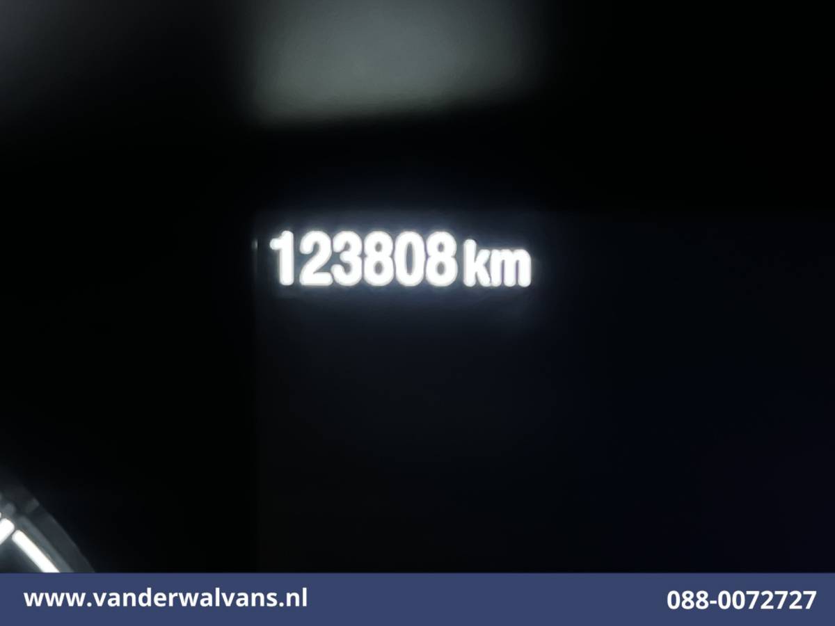 Ford Transit Ford Transit 2.0TDCI 131pk L4H3 Jumbo Euro6 Airco | Camera | Navigatie | Apple Carplay | Android Auto | Cruisecontrol LED, Verwarmde voorruit, Stoelverwarming, Parkeersensoren, Bijrijdersbank