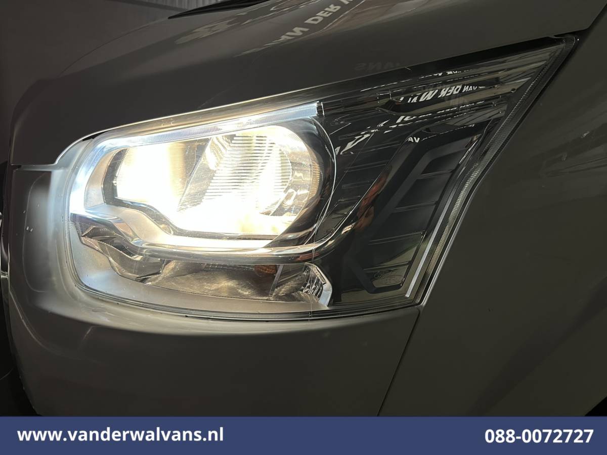Ford Transit Ford Transit 2.0TDCI 131pk L4H3 Jumbo Euro6 Airco | Camera | Navigatie | Apple Carplay | Android Auto | Cruisecontrol LED, Verwarmde voorruit, Stoelverwarming, Parkeersensoren, Bijrijdersbank