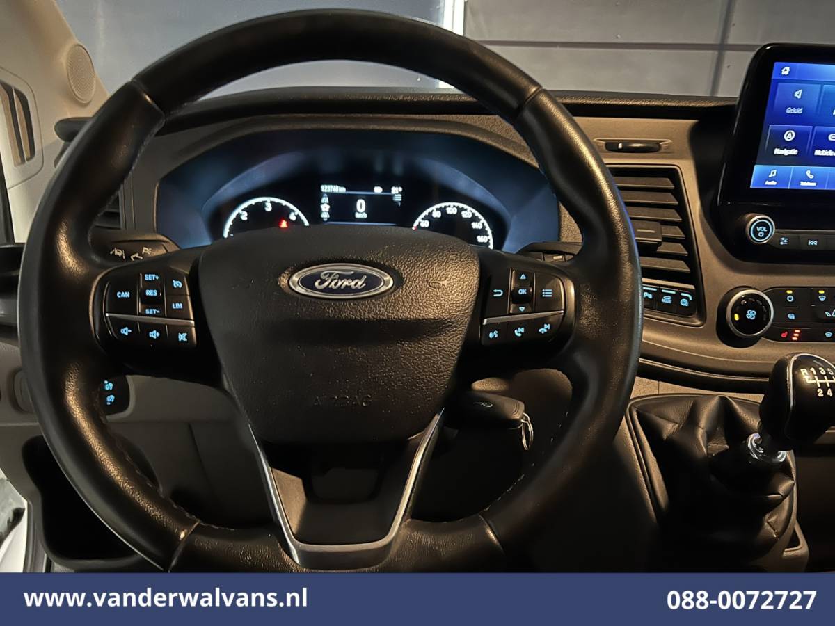 Ford Transit Ford Transit 2.0TDCI 131pk L4H3 Jumbo Euro6 Airco | Camera | Navigatie | Apple Carplay | Android Auto | Cruisecontrol LED, Verwarmde voorruit, Stoelverwarming, Parkeersensoren, Bijrijdersbank