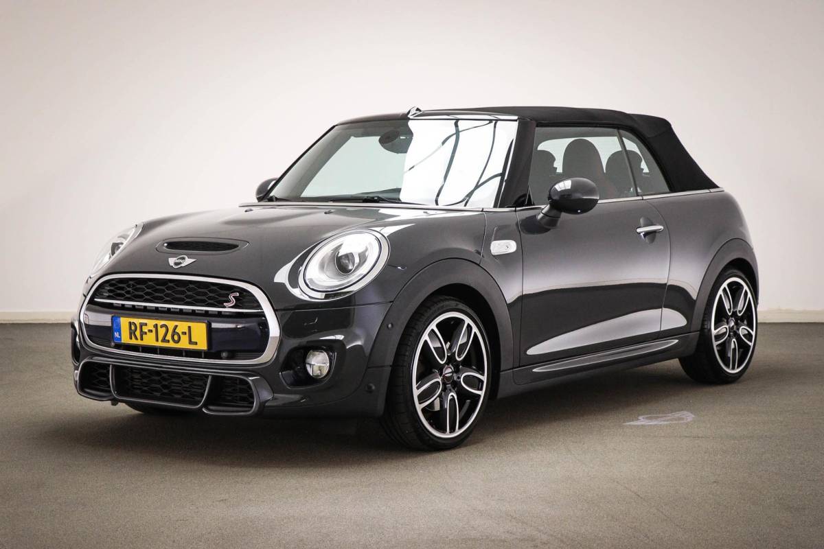 MINI Cooper S Cabrio Mini Mini Cabrio 2.0 Cooper S JCW – PAKKET | CONNECTED | NAVIGATIE | WINDSCHERM | 18″
