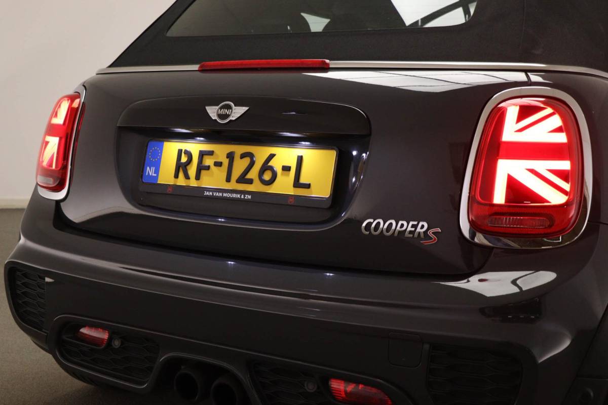 MINI Cooper S Cabrio Mini Mini Cabrio 2.0 Cooper S JCW – PAKKET | CONNECTED | NAVIGATIE | WINDSCHERM | 18″