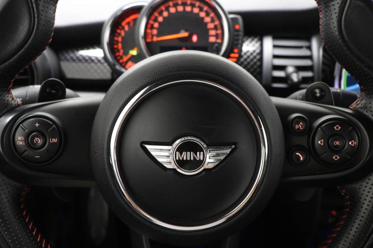 MINI Cooper S Cabrio Mini Mini Cabrio 2.0 Cooper S JCW – PAKKET | CONNECTED | NAVIGATIE | WINDSCHERM | 18″