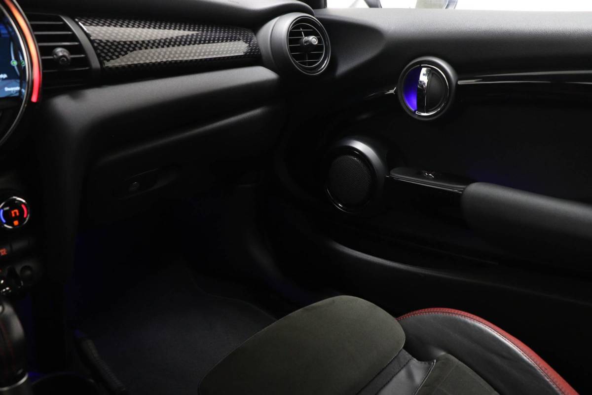 MINI Cooper S Cabrio Mini Mini Cabrio 2.0 Cooper S JCW – PAKKET | CONNECTED | NAVIGATIE | WINDSCHERM | 18″