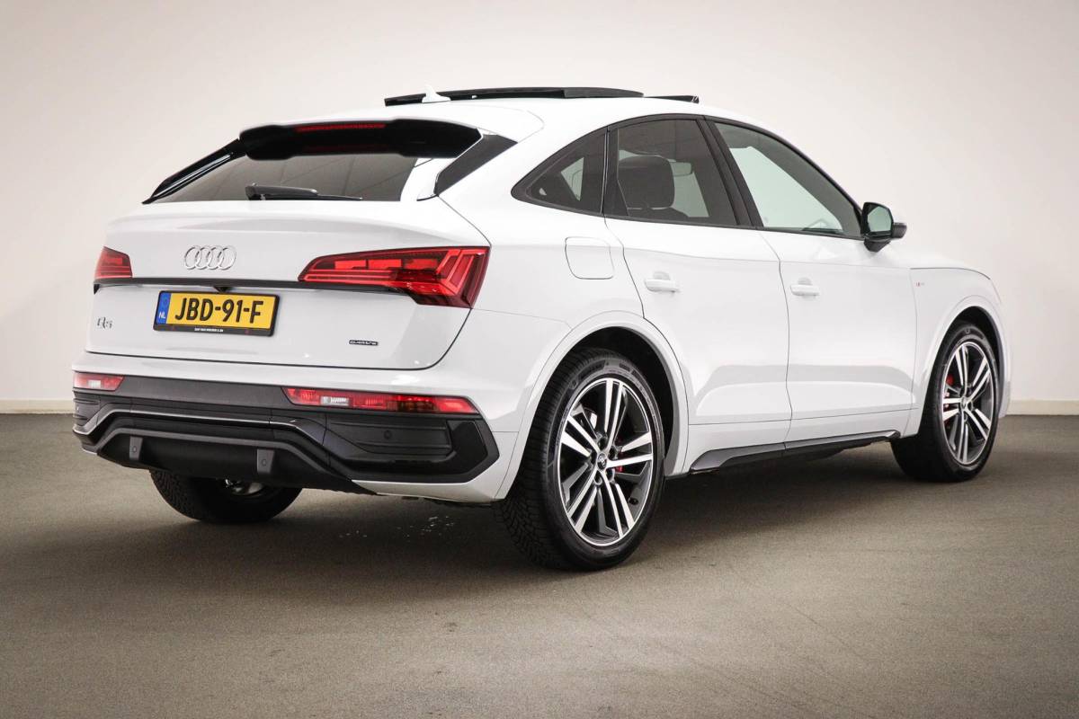 Audi Q5 Audi Q5 Sportback 55 TFSI e S edition | PANORAMADAK | LUCHTVERING | B&O DAB | APPLE | CAMERA | 20″ | S-LINE |