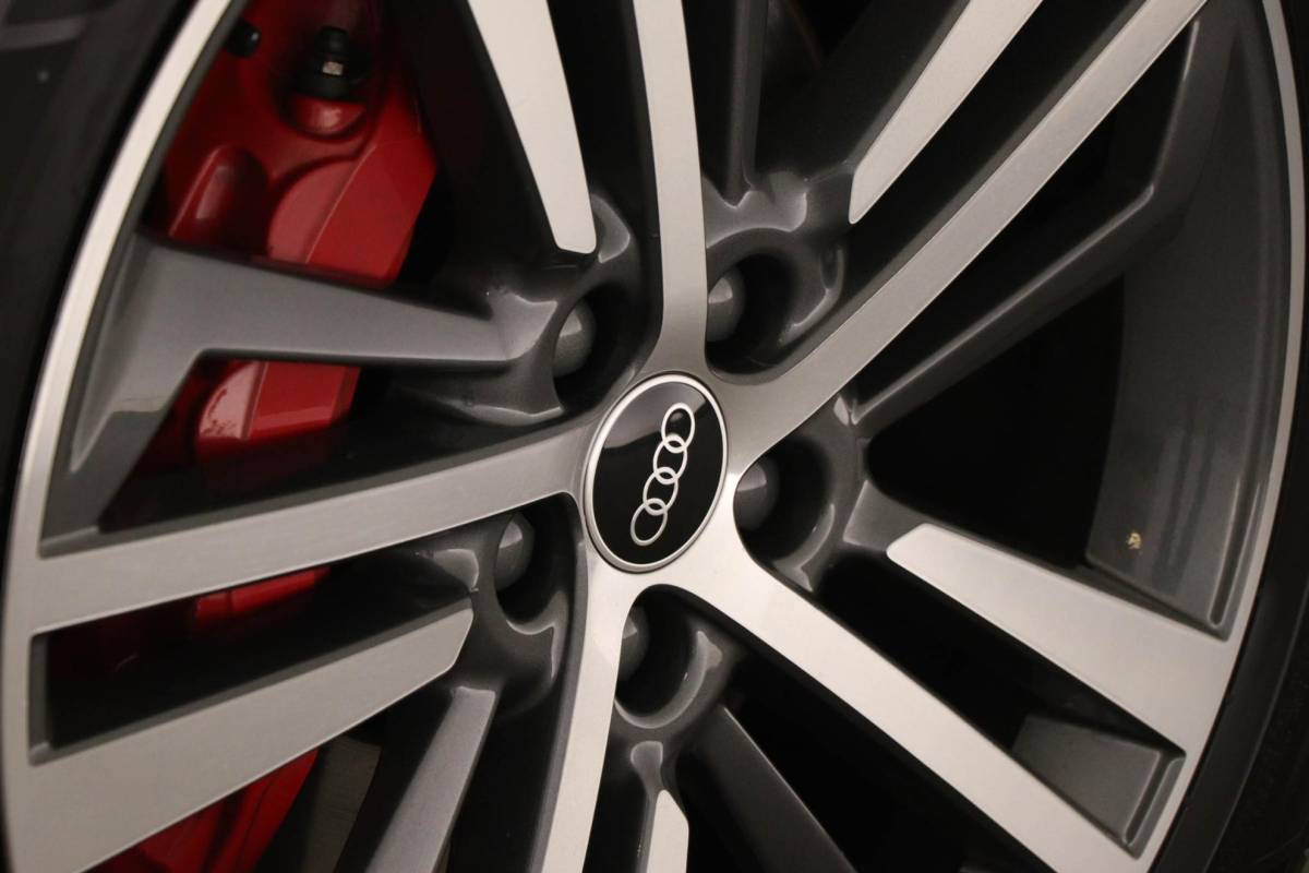 Audi Q5 Audi Q5 Sportback 55 TFSI e S edition | PANORAMADAK | LUCHTVERING | B&O DAB | APPLE | CAMERA | 20″ | S-LINE |