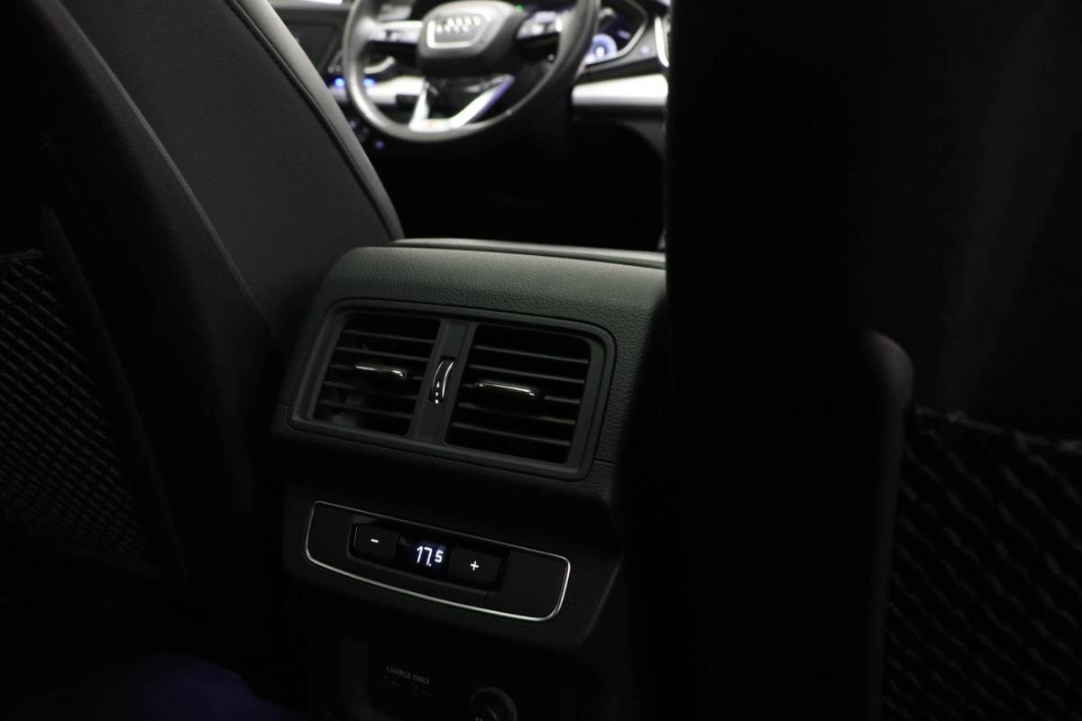 Audi Q5 Audi Q5 Sportback 55 TFSI e S edition | PANORAMADAK | LUCHTVERING | B&O DAB | APPLE | CAMERA | 20″ | S-LINE |