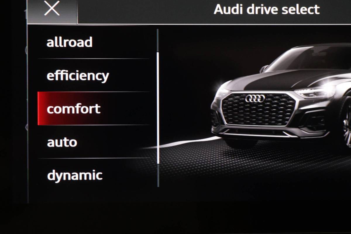 Audi Q5 Audi Q5 Sportback 55 TFSI e S edition | PANORAMADAK | LUCHTVERING | B&O DAB | APPLE | CAMERA | 20″ | S-LINE |