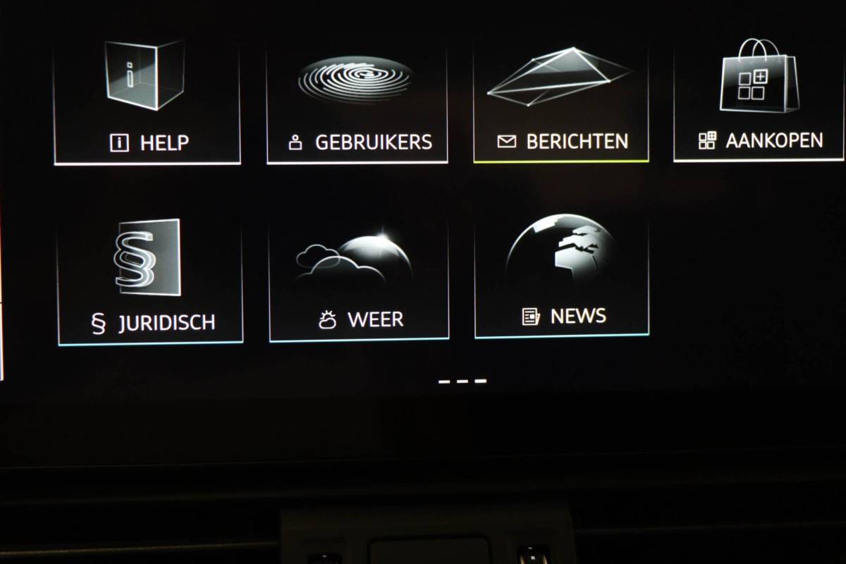 Audi Q5 Audi Q5 Sportback 55 TFSI e S edition | PANORAMADAK | LUCHTVERING | B&O DAB | APPLE | CAMERA | 20″ | S-LINE |