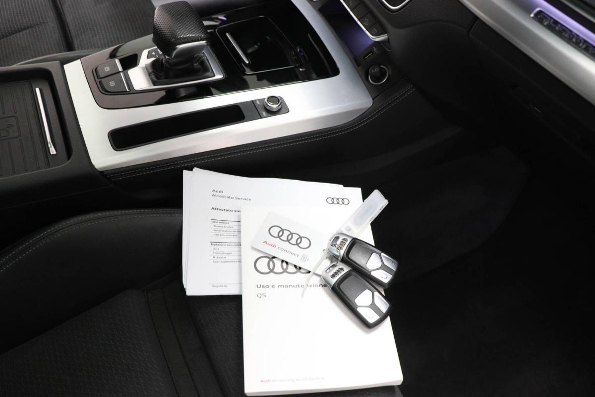 Audi Q5 Audi Q5 Sportback 55 TFSI e S edition | PANORAMADAK | LUCHTVERING | B&O DAB | APPLE | CAMERA | 20″ | S-LINE |