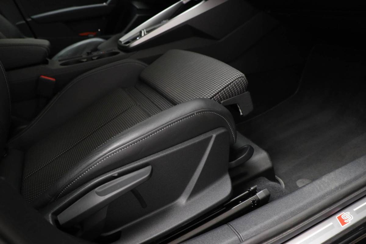 Audi A3 Audi A3 Limousine 30 TFSI S edition | VIRTUAL COCKPIT | CRUISE CONTROL ADAPTIEF | STOELVERWARMING