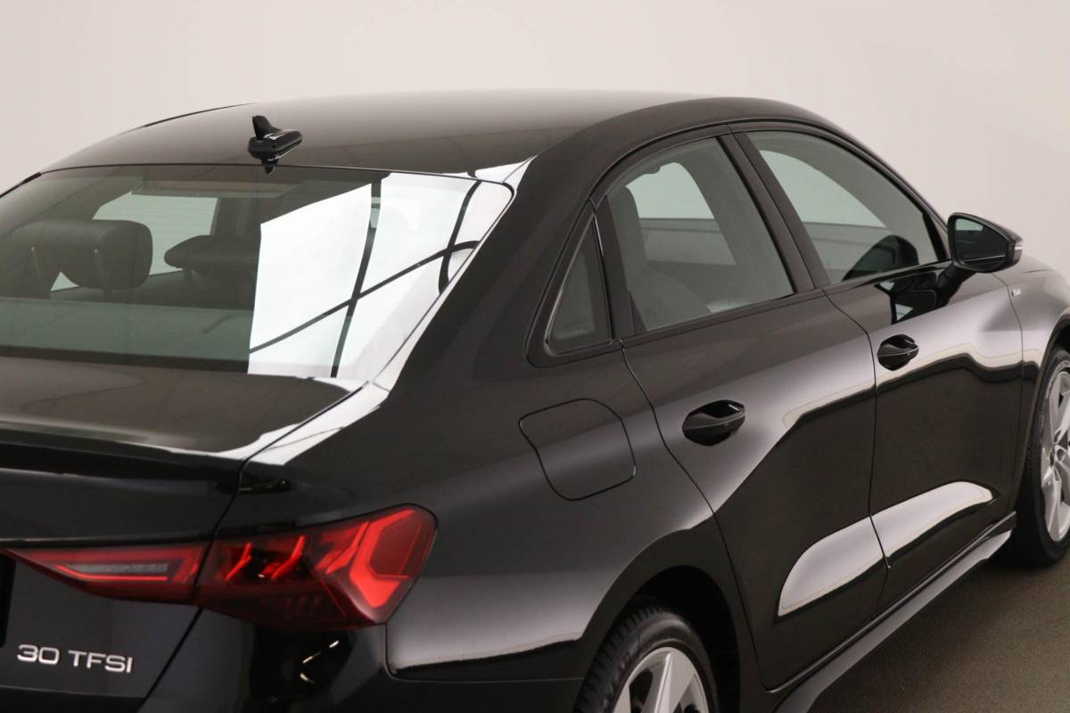 Audi A3 Audi A3 Limousine 30 TFSI S edition | VIRTUAL COCKPIT | CRUISE CONTROL ADAPTIEF | STOELVERWARMING