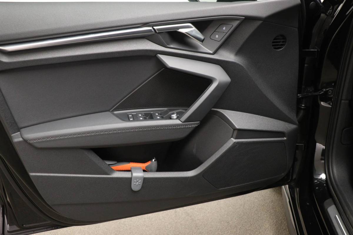 Audi A3 Audi A3 Limousine 30 TFSI S edition | VIRTUAL COCKPIT | CRUISE CONTROL ADAPTIEF | STOELVERWARMING