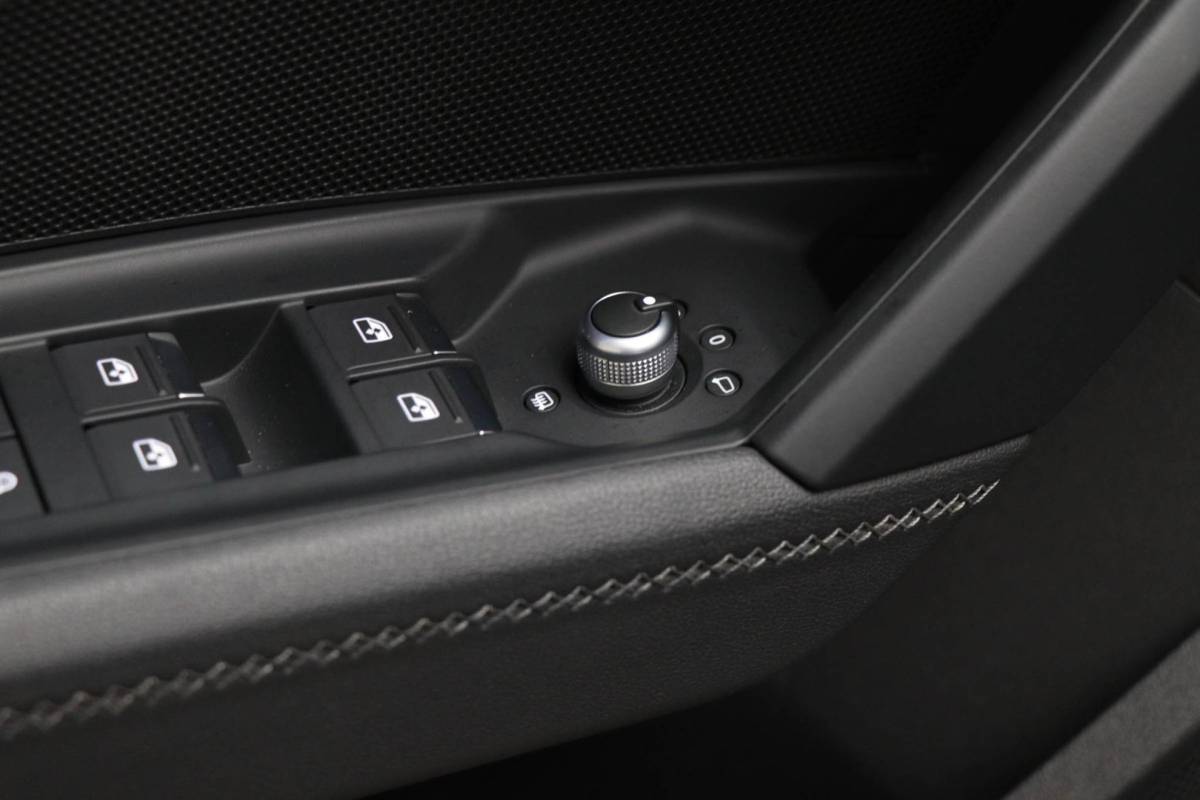 Audi A3 Audi A3 Limousine 30 TFSI S edition | VIRTUAL COCKPIT | CRUISE CONTROL ADAPTIEF | STOELVERWARMING