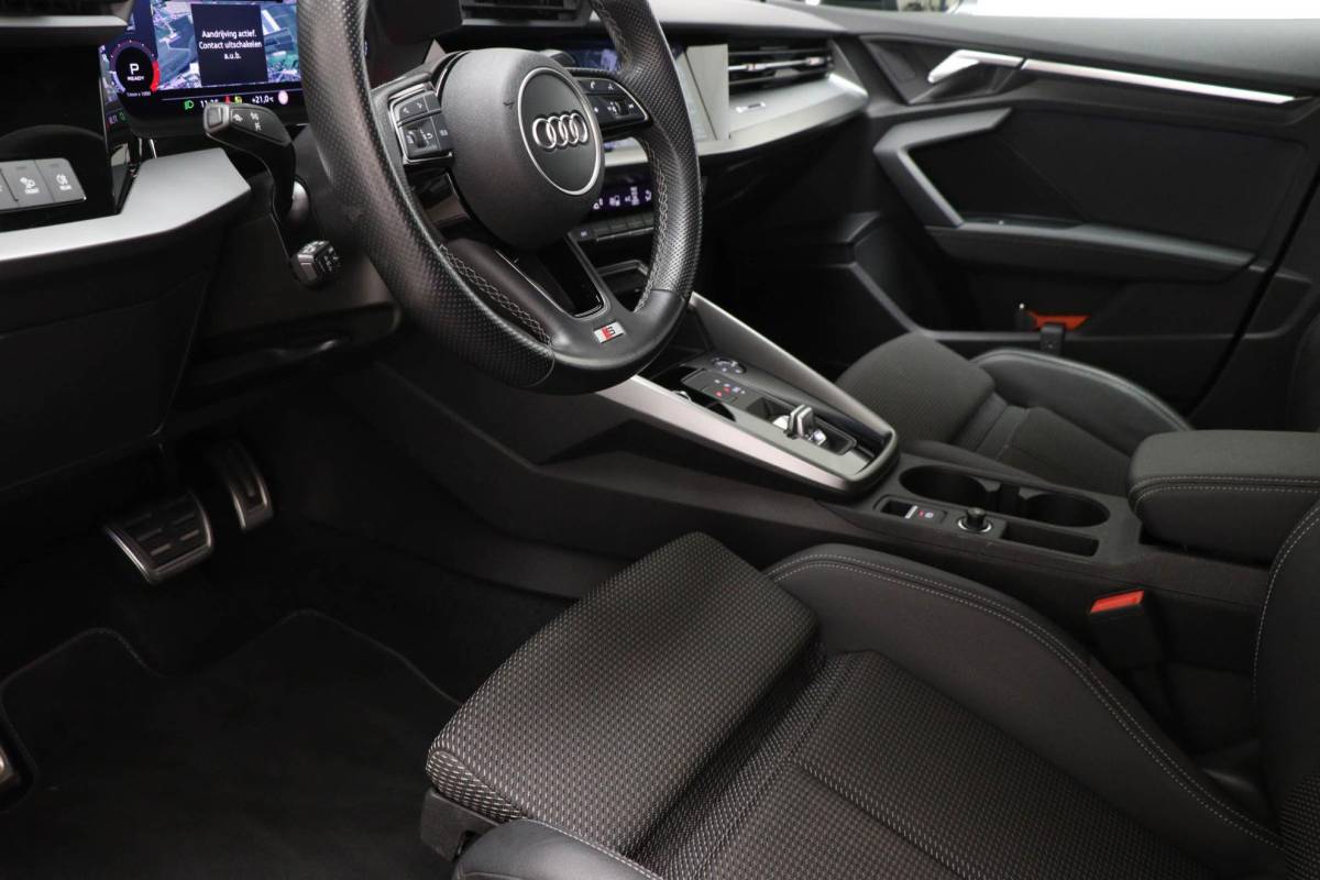 Audi A3 Audi A3 Limousine 30 TFSI S edition | VIRTUAL COCKPIT | CRUISE CONTROL ADAPTIEF | STOELVERWARMING