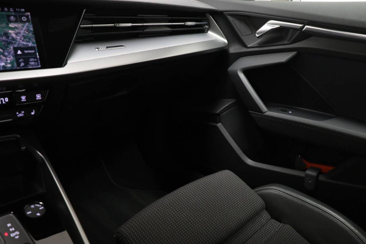 Audi A3 Audi A3 Limousine 30 TFSI S edition | VIRTUAL COCKPIT | CRUISE CONTROL ADAPTIEF | STOELVERWARMING