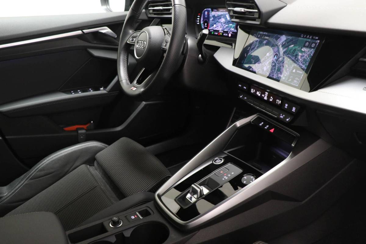 Audi A3 Audi A3 Limousine 30 TFSI S edition | VIRTUAL COCKPIT | CRUISE CONTROL ADAPTIEF | STOELVERWARMING
