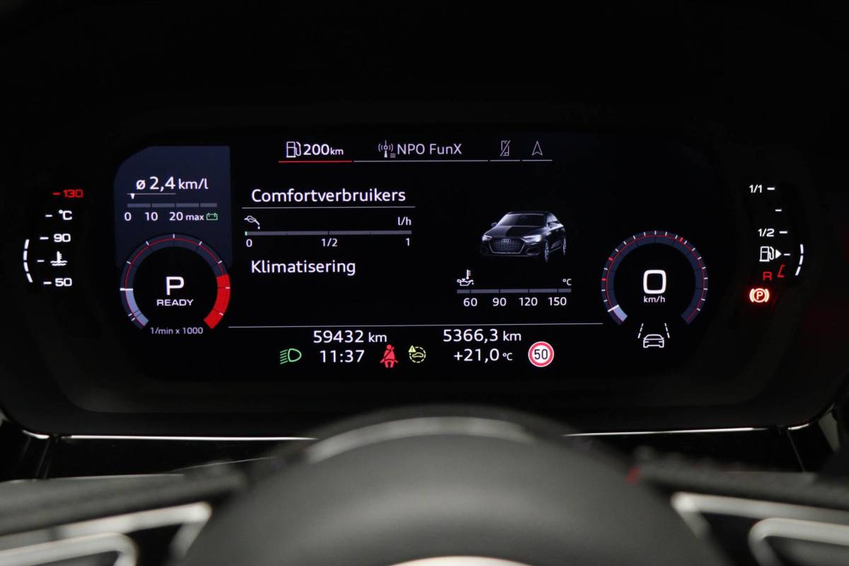 Audi A3 Audi A3 Limousine 30 TFSI S edition | VIRTUAL COCKPIT | CRUISE CONTROL ADAPTIEF | STOELVERWARMING