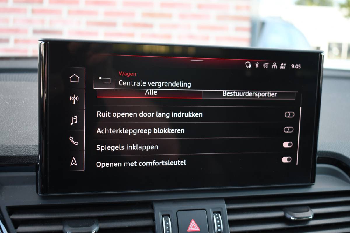 Audi Q5 Audi Q5 50 TFSI e S-Edition Pano Trekhaak Optic-black Sfeer Camera