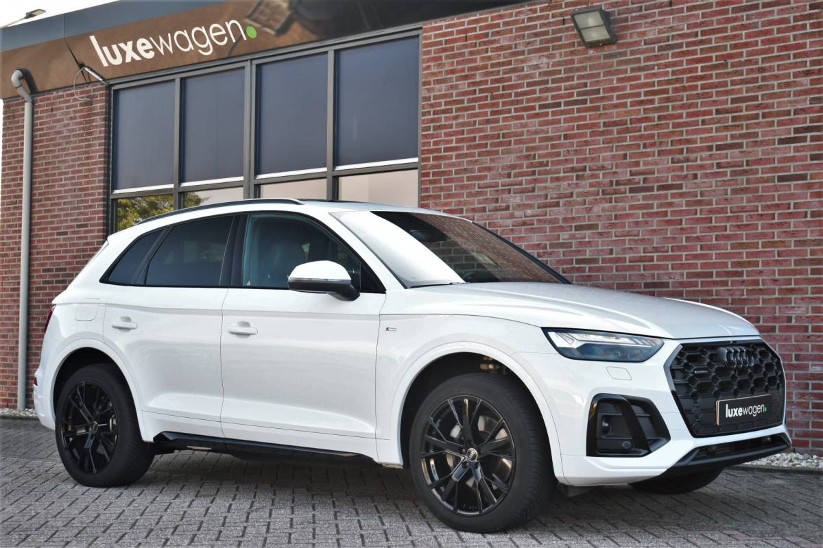 Audi Q5 Audi Q5 50 TFSI e S-Edition Pano Trekhaak Optic-black Sfeer Camera