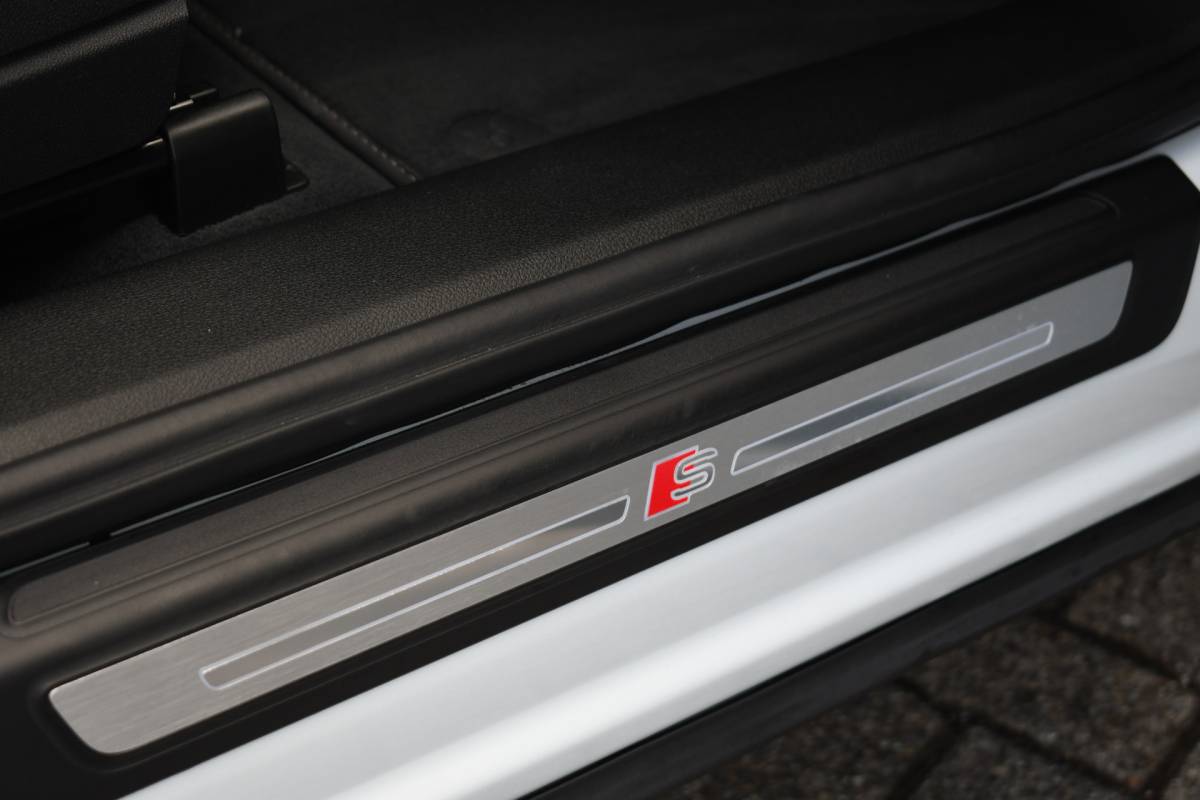Audi Q5 Audi Q5 50 TFSI e S-Edition Pano Trekhaak Optic-black Sfeer Camera