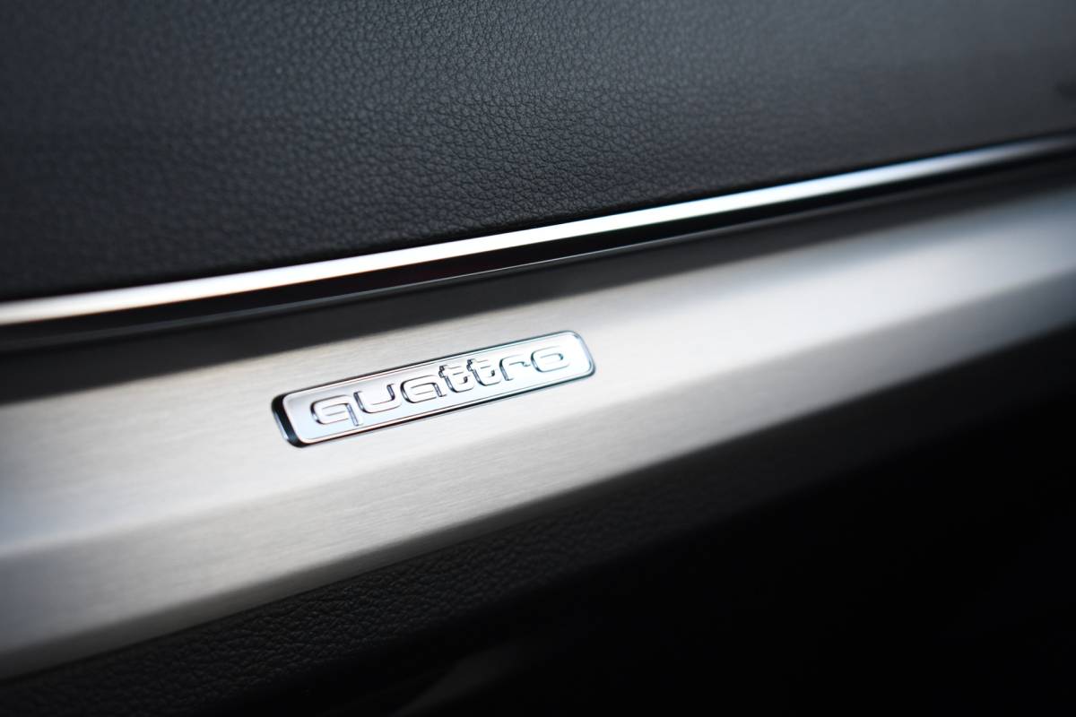 Audi Q5 Audi Q5 50 TFSI e S-Edition Pano Trekhaak Optic-black Sfeer Camera