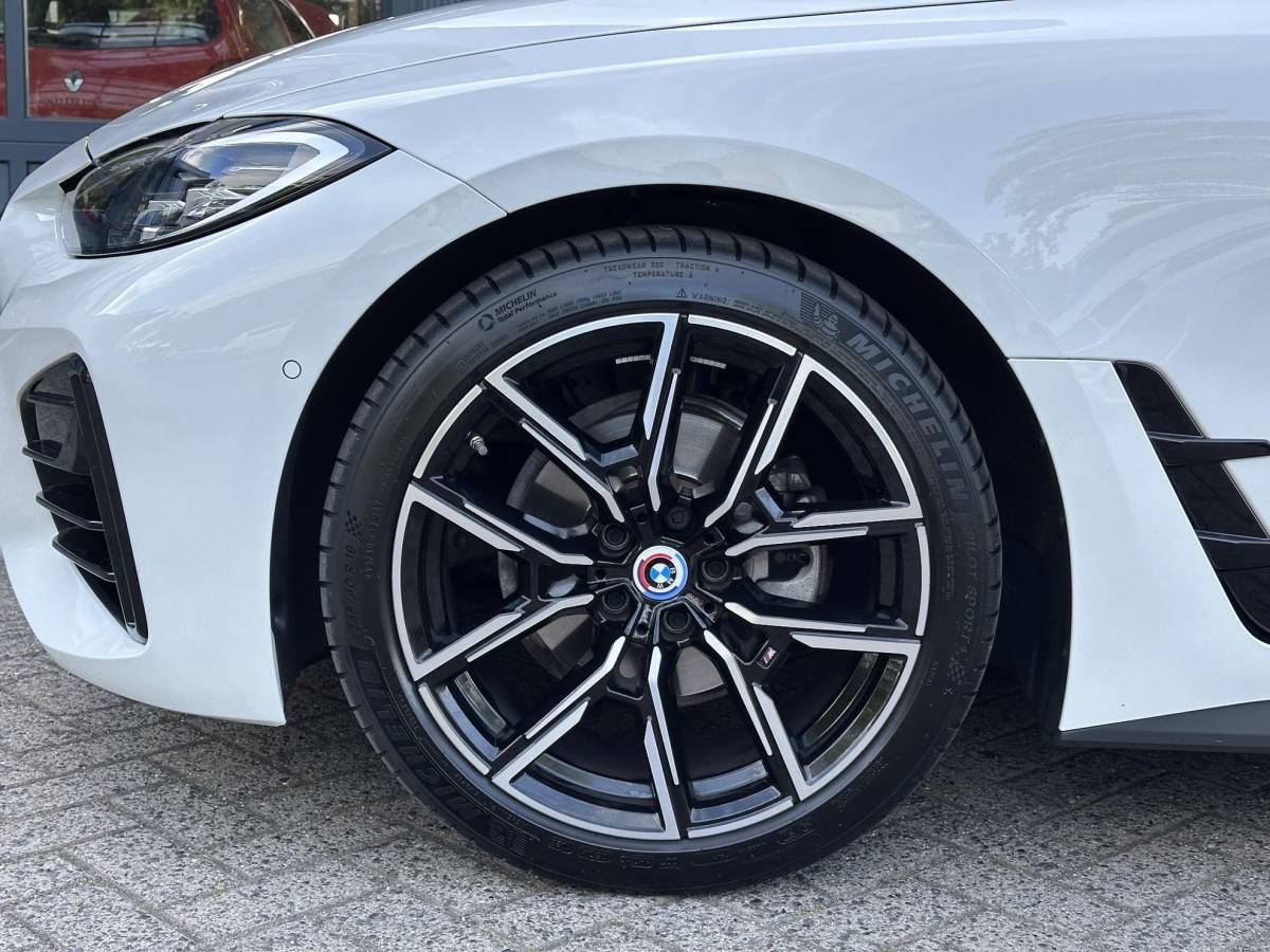 BMW 4 Serie BMW 4-serie 420i M-Sport Business Edition Plus | GRAN COUPE | LEDER | HEAD UP | DAB | TREKHAAK
