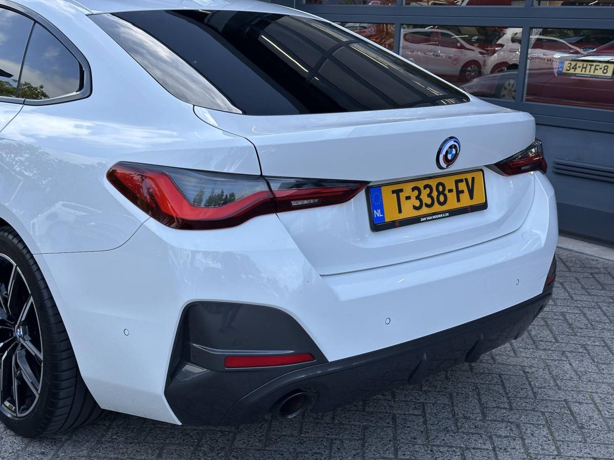 BMW 4 Serie BMW 4-serie 420i M-Sport Business Edition Plus | GRAN COUPE | LEDER | HEAD UP | DAB | TREKHAAK