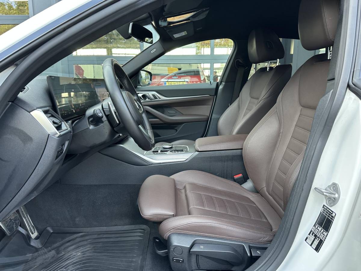 BMW 4 Serie BMW 4-serie 420i M-Sport Business Edition Plus | GRAN COUPE | LEDER | HEAD UP | DAB | TREKHAAK
