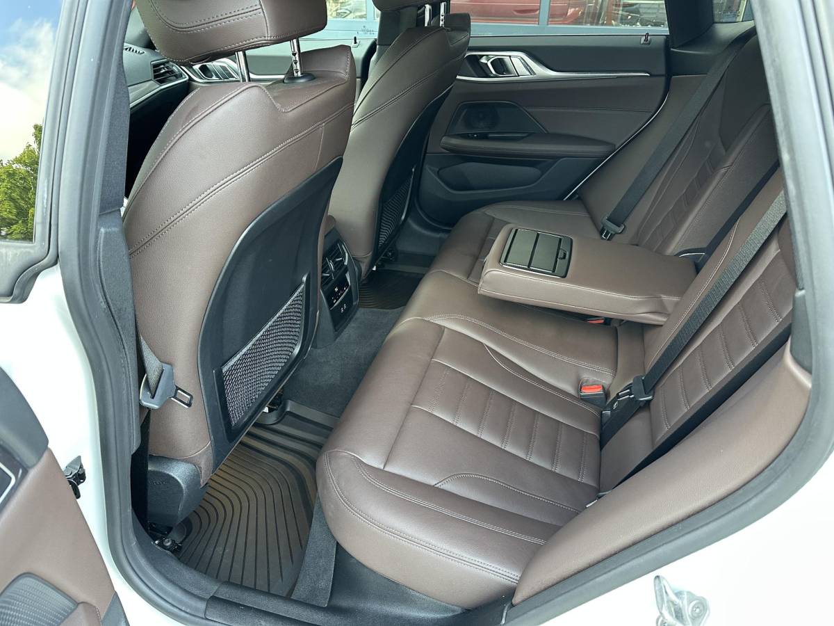 BMW 4 Serie BMW 4-serie 420i M-Sport Business Edition Plus | GRAN COUPE | LEDER | HEAD UP | DAB | TREKHAAK