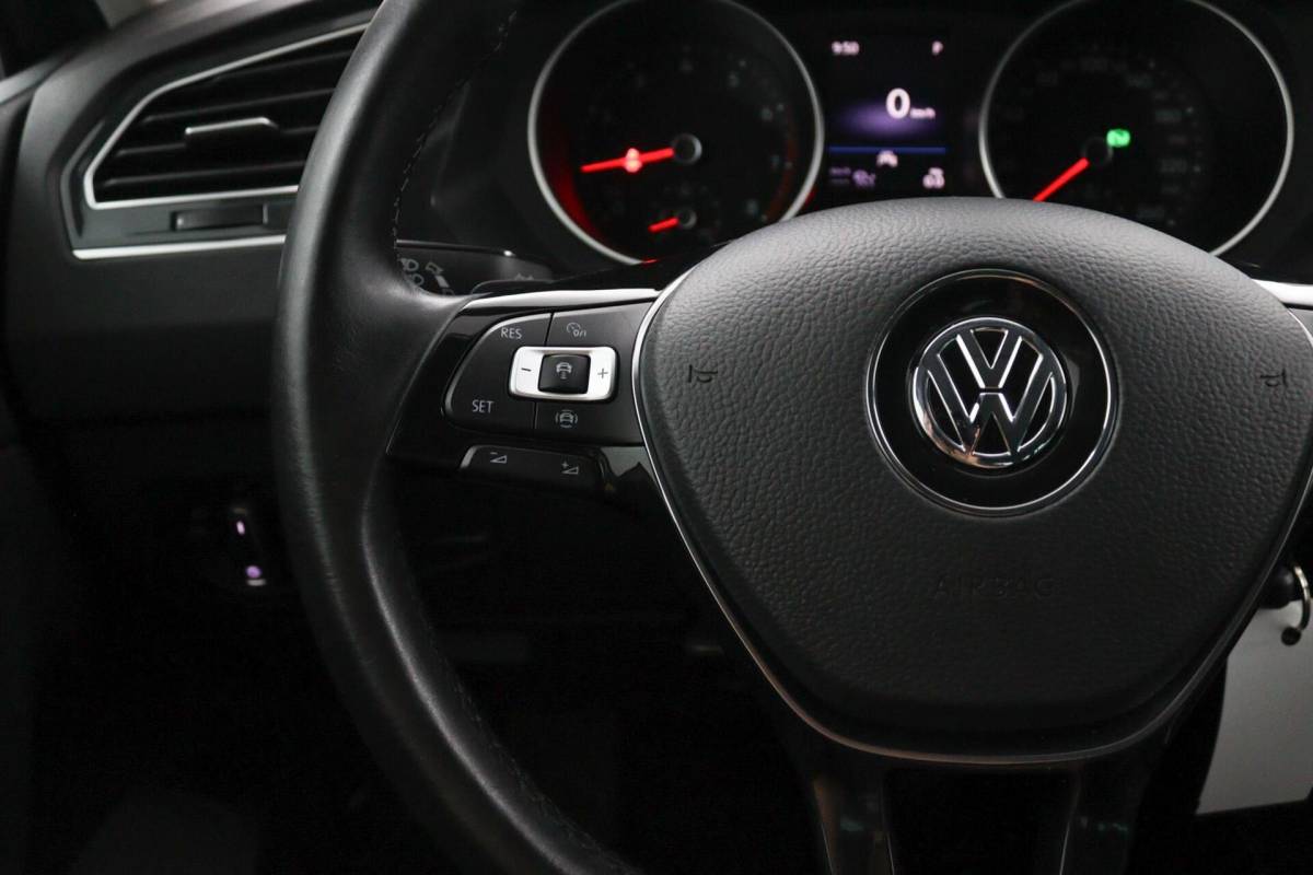 Volkswagen Tiguan Volkswagen Tiguan 1.5 TSI 150 PK DSG ACT Comfortline | Adaptive Cruise | Sensoren |