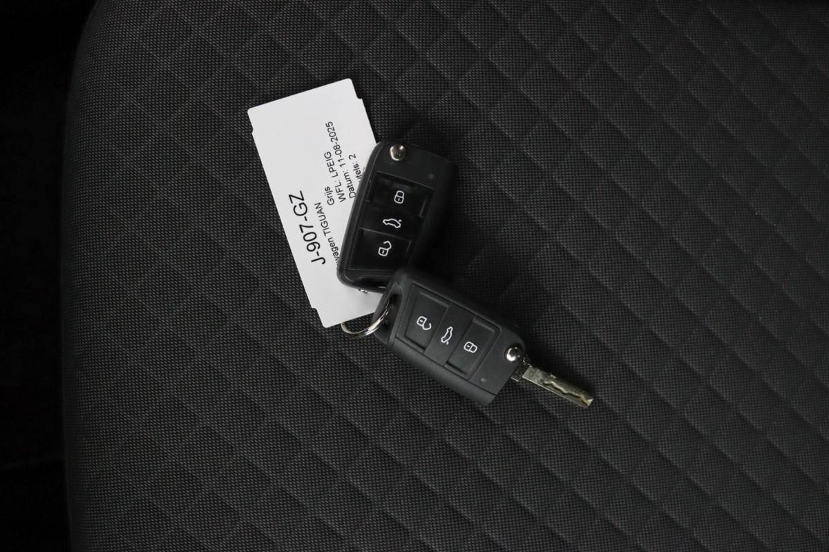 Volkswagen Tiguan Volkswagen Tiguan 1.5 TSI 150 PK DSG ACT Comfortline | Adaptive Cruise | Sensoren |