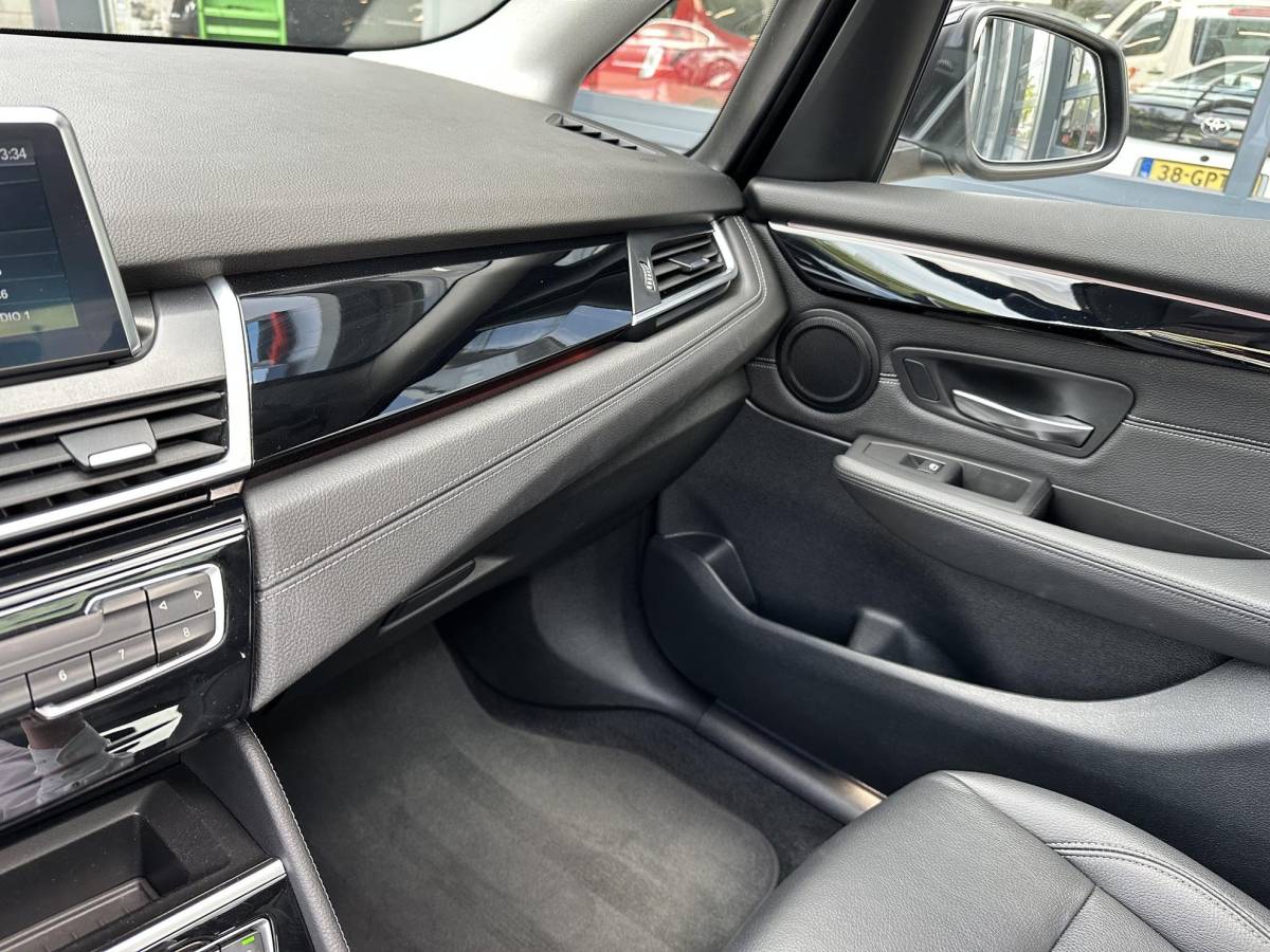BMW 2 Serie BMW 2-serie Active Tourer 218i High Executive Edition | panoramadak | Leder |