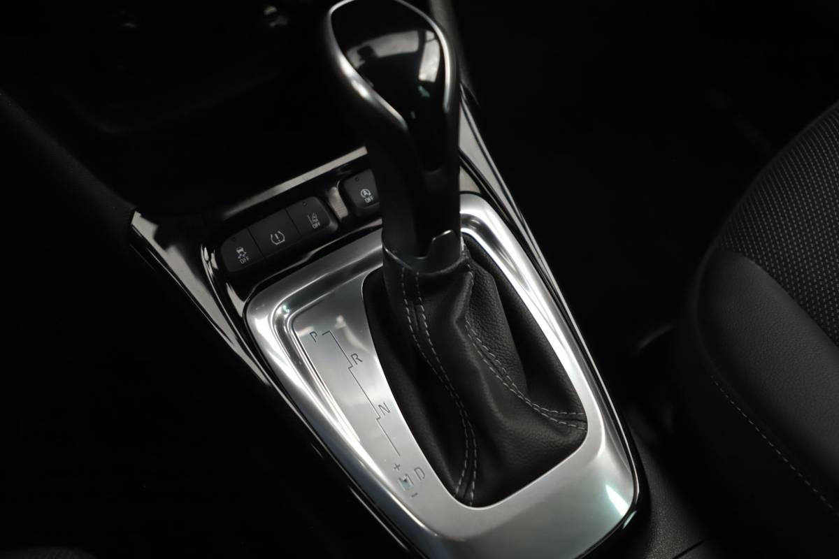 Opel Crossland Opel Crossland 1.2 Turbo GS Line 131PK Automaat NIEUW MODEL Winter Pakket Navigatie Achteruitrijcamera Climate Cruise Control 16 inch Parkeersensoren