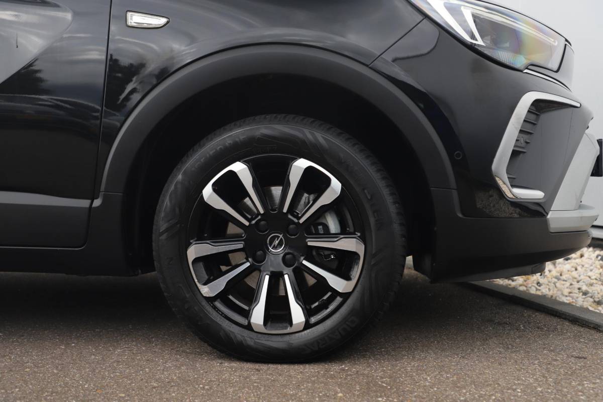 Opel Crossland Opel Crossland 1.2 Turbo GS Line 131PK Automaat NIEUW MODEL Winter Pakket Navigatie Achteruitrijcamera Climate Cruise Control 16 inch Parkeersensoren