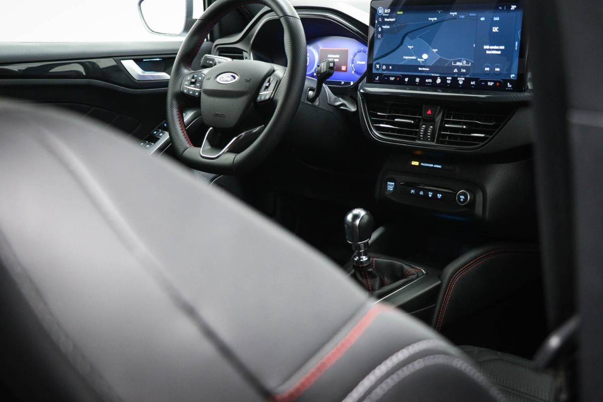 Ford Focus Ford Focus Wagon 1.0 EcoBoost Hybrid ST Line X | WINTER / DRIVER ASSISTANCE- PACK | DAB | APPLE | CAMERA