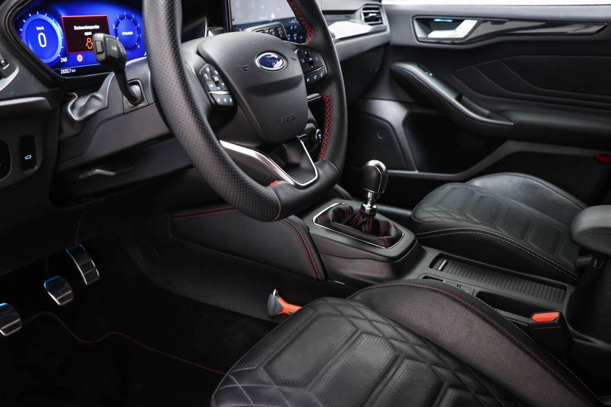 Ford Focus Ford Focus Wagon 1.0 EcoBoost Hybrid ST Line X | WINTER / DRIVER ASSISTANCE- PACK | DAB | APPLE | CAMERA