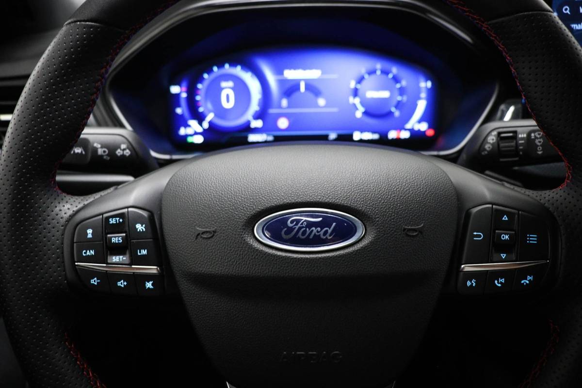 Ford Focus Ford Focus Wagon 1.0 EcoBoost Hybrid ST Line X | WINTER / DRIVER ASSISTANCE- PACK | DAB | APPLE | CAMERA