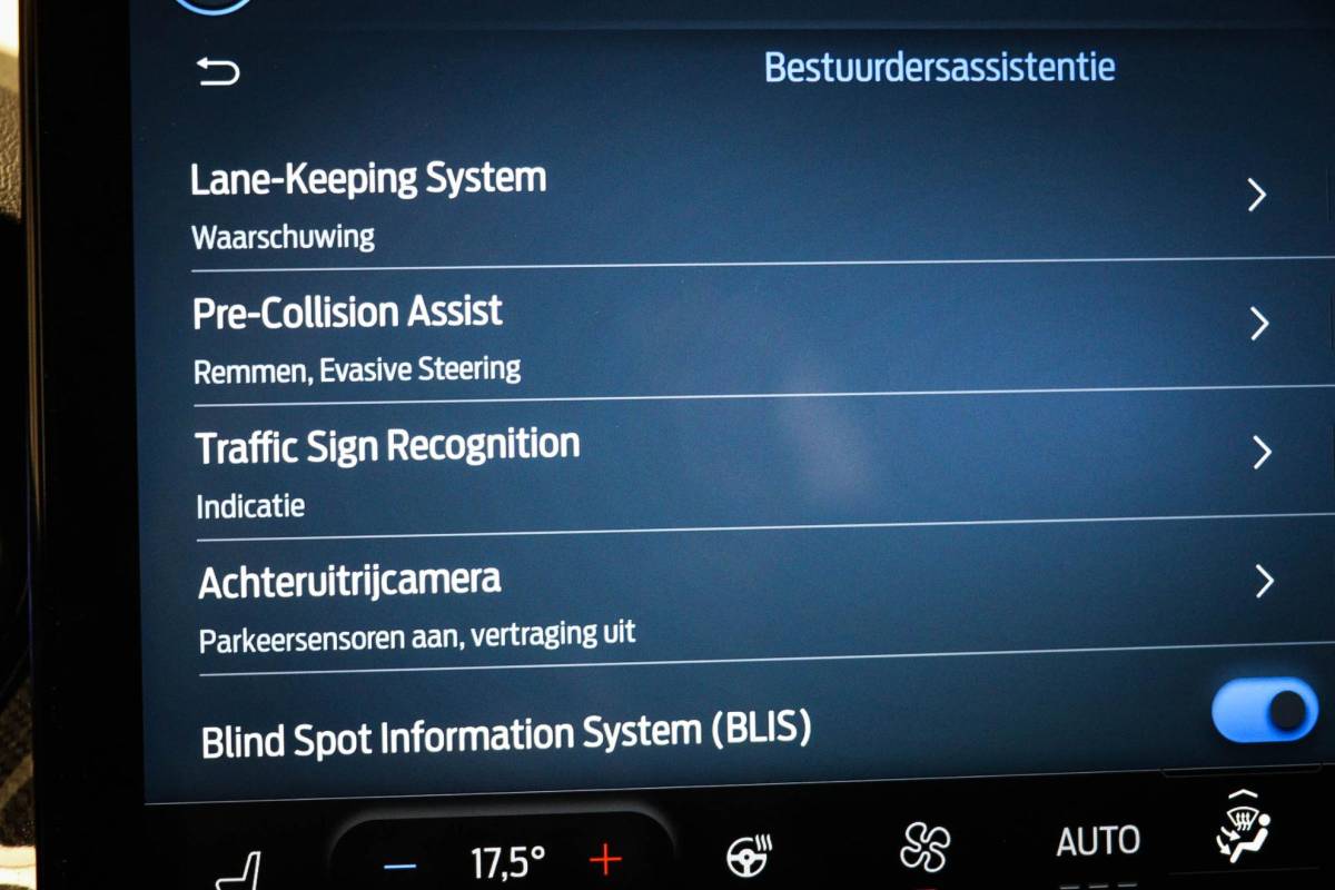 Ford Focus Ford Focus Wagon 1.0 EcoBoost Hybrid ST Line X | WINTER / DRIVER ASSISTANCE- PACK | DAB | APPLE | CAMERA