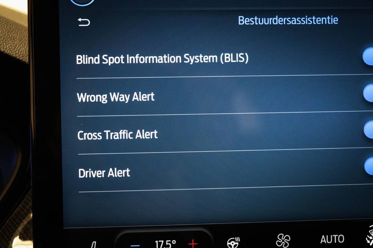 Ford Focus Ford Focus Wagon 1.0 EcoBoost Hybrid ST Line X | WINTER / DRIVER ASSISTANCE- PACK | DAB | APPLE | CAMERA